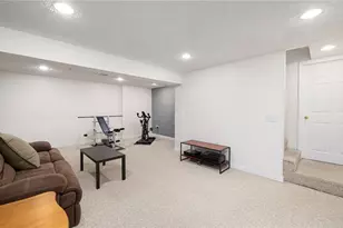 75 MacBeth St, Cranston, RI 02920 - Photo 34