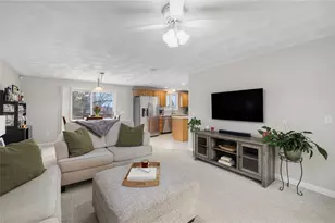 75 MacBeth St, Cranston, RI 02920 - Photo 4