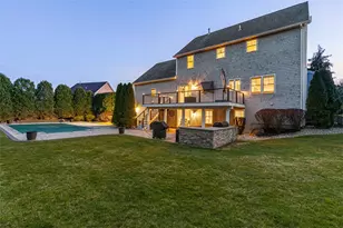 165 Delano Dr, North Kingstown, RI 02852 - Photo 2