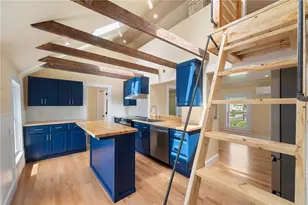 32 Richmond St, Bristol, RI 02809 - Photo 4