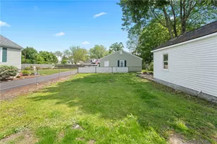 32 Richmond St, Bristol, RI 02809 - Photo 22