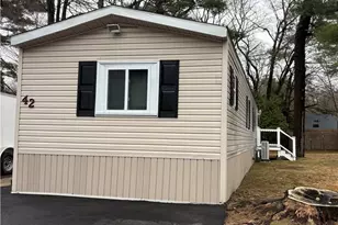 42 Maplewood Dr, Burrillville, RI 02839 - Photo 2