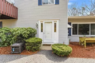 543 Quisset Ct, Warwick, RI 02886 - Photo 10