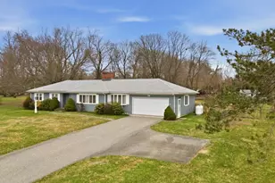 8 Wabasso Terrace, Middletown, RI 02842 - Photo 2