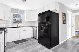 32 Hamlin Ave, Warwick, RI 02889 - Photo 12