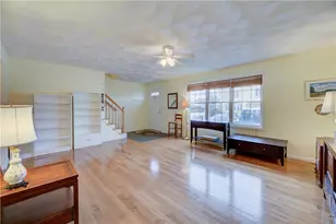 25 Hyde Ave, Pawtucket, RI 02861 - Photo 8