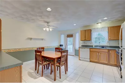 25 Hyde Avenue, Pawtucket, RI 02861 - Photo 10