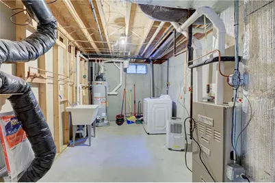 25 Hyde Avenue, Pawtucket, RI 02861 - Photo 32