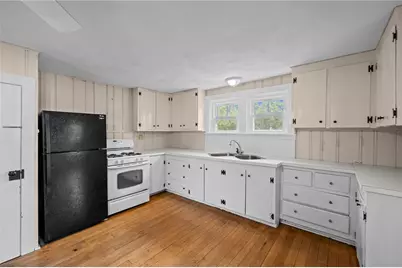 31 Hemlock Avenue, Narragansett, RI 02882 - Photo 12