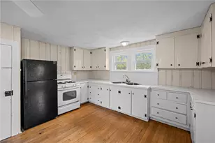 31 Hemlock Ave, Narragansett, RI 02882 - Photo 12