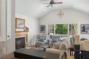 25 Southern View Dr, Narragansett, RI 02882 - Photo 18