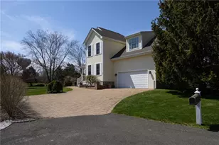 25 Southern View Dr, Narragansett, RI 02882 - Photo 2