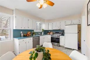 32 Overhill Rd, Warren, RI 02885 - Photo 20