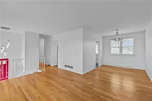 4 Weetamoe Rd, Middletown, RI 02842 - Photo 6