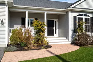 20 Peggy Dr, Cumberland, RI 02864 - Photo 2