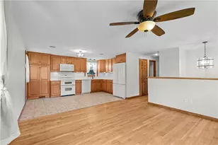 25 Harris Dr, Tiverton, RI 02878 - Photo 4