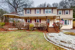 33 Teakwood Dr W, Coventry, RI 02816 - Photo 2