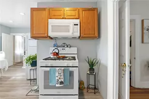 35 Allen Ave, Pawtucket, RI 02860 - Photo 16