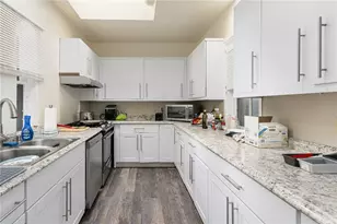 369 Thayer St, Providence, RI 02906 - Photo 12