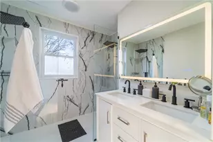 133 Chaplin Ave, Pawtucket, RI 02861 - Photo 10