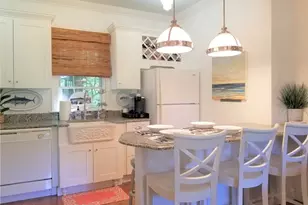 97 Narragansett Ave, Newport, RI 02840 - Photo 6