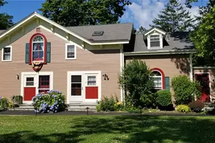 97 Narragansett Ave, Newport, RI 02840 - Photo 1