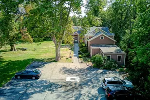 97 Narragansett Ave, Newport, RI 02840 - Photo 2