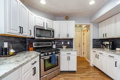 195 Oakland Beach Avenue, Warwick, RI 02889 - Photo 18