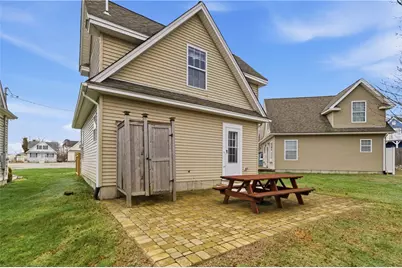 64 Burnside Avenue, Narragansett, RI 02882 - Photo 18