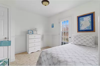 64 Burnside Avenue, Narragansett, RI 02882 - Photo 12