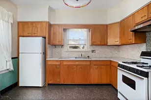 89 Burnside St, Cranston, RI 02910 - Photo 16