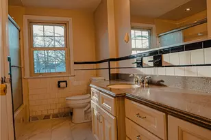 32 Stillwater Dr, Warwick, RI 02889 - Photo 10