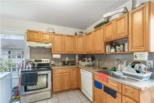 56 Oakland Ave, Cranston, RI 02910 - Photo 10