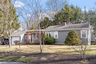 4 Karen Ann Dr, Smithfield, RI 02917 - Photo 2