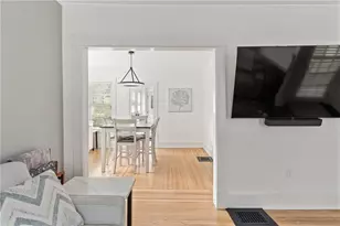 23 Pell St, Newport, RI 02840 - Photo 6