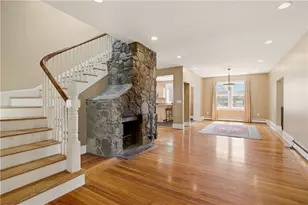 24 Spring St, Newport, RI 02840 - Photo 1