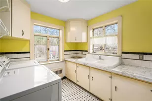 229 Lynch St, Providence, RI 02908 - Photo 32