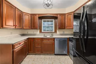 229 Lynch St, Providence, RI 02908 - Photo 28