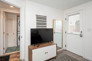 100 Renfrew Ave, Middletown, RI 02842 - Photo 16