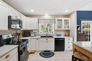 479 Gravelly Hill Rd, South Kingstown, RI 02879 - Photo 14