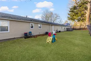 107 Keystone Dr, Warwick, RI 02886 - Photo 20