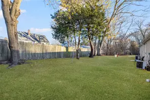 107 Keystone Dr, Warwick, RI 02886 - Photo 18