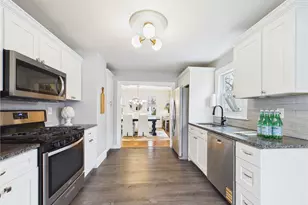 28 Myrtle Ave, Warwick, RI 02886 - Photo 8