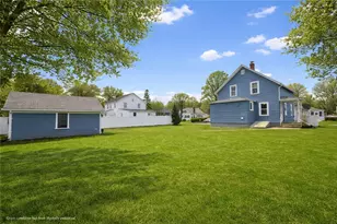 28 Myrtle Ave, Warwick, RI 02886 - Photo 2