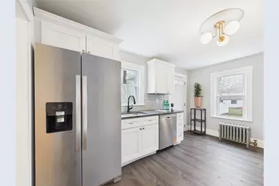 28 Myrtle Avenue, Warwick, RI 02886 - Photo 12