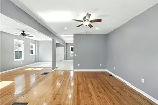 32 Carver St, Pawtucket, RI 02860 - Photo 6