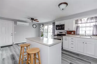 185 Parkside Avenue, Pawtucket, RI 02861 - Photo 4