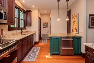 17 Lincoln St, Newport, RI 02840 - Photo 4