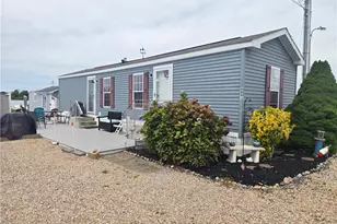 689 Succotash Rd, South Kingstown, RI 02879 - Photo 2