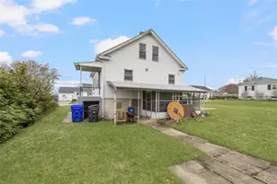 93 Harding St, West Warwick, RI 02893 - Photo 6